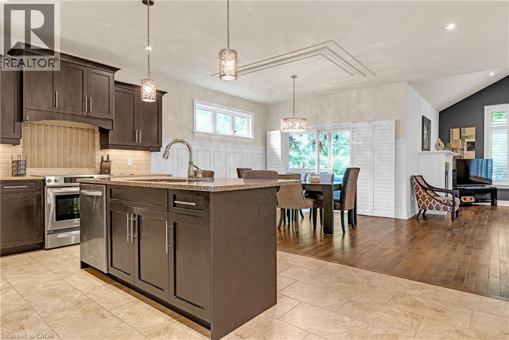 Single Family at 22 CREEKSIDE Drive, Niagara-on-the-Lake, Ontario - Photo 4 - RE/MAX Garden City Realty