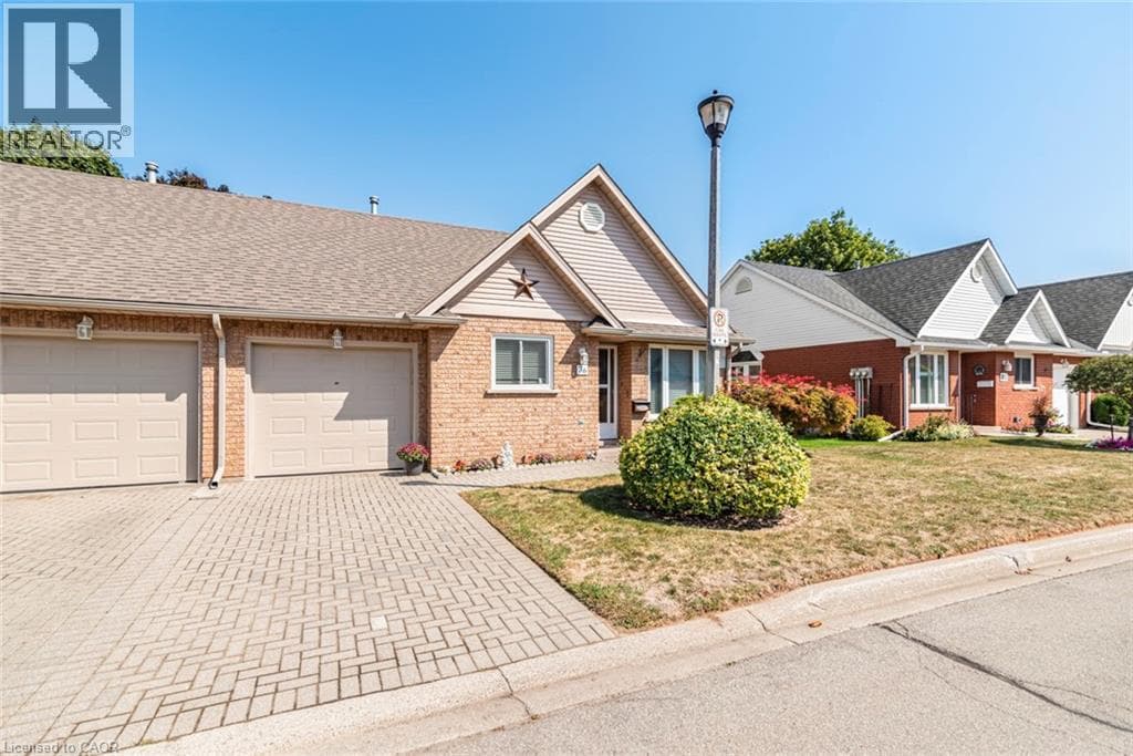 Single Family at 36- 10 WENTWORTH Drive, Grimsby, Ontario - Photo 3 - RE/MAX Garden City Realty