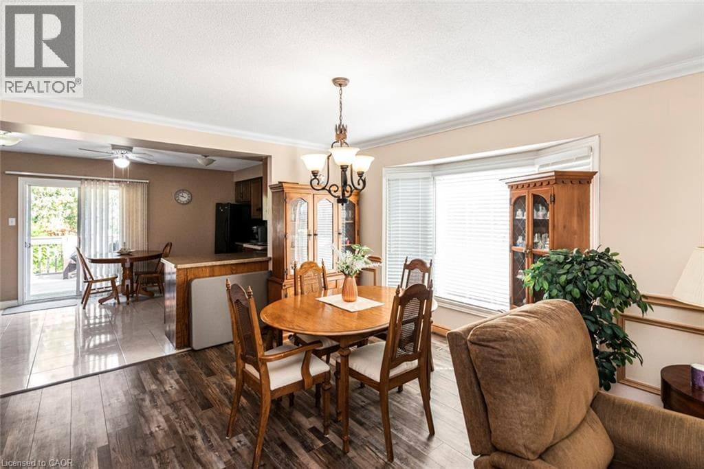 Single Family at 36- 10 WENTWORTH Drive, Grimsby, Ontario - Photo 7 - RE/MAX Garden City Realty