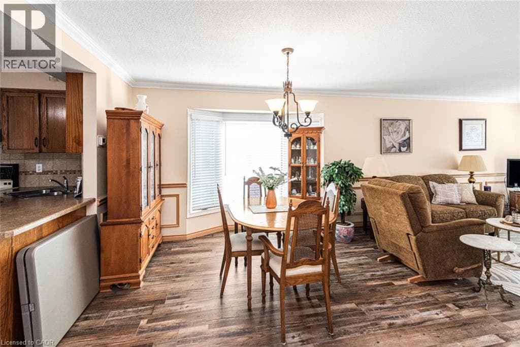 Single Family at 36- 10 WENTWORTH Drive, Grimsby, Ontario - Photo 8 - RE/MAX Garden City Realty