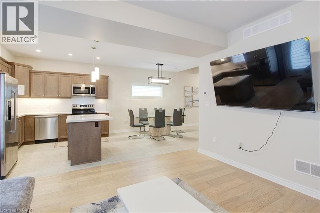 Single Family at 7387 SHERRILEE Crescent, Niagara Falls, Ontario - Photo 6 - RE/MAX Garden City Realty