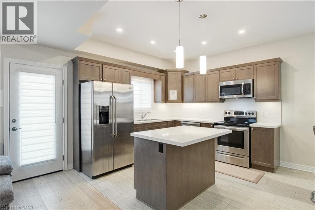 Single Family at 7387 SHERRILEE Crescent, Niagara Falls, Ontario - Photo 8 - RE/MAX Garden City Realty