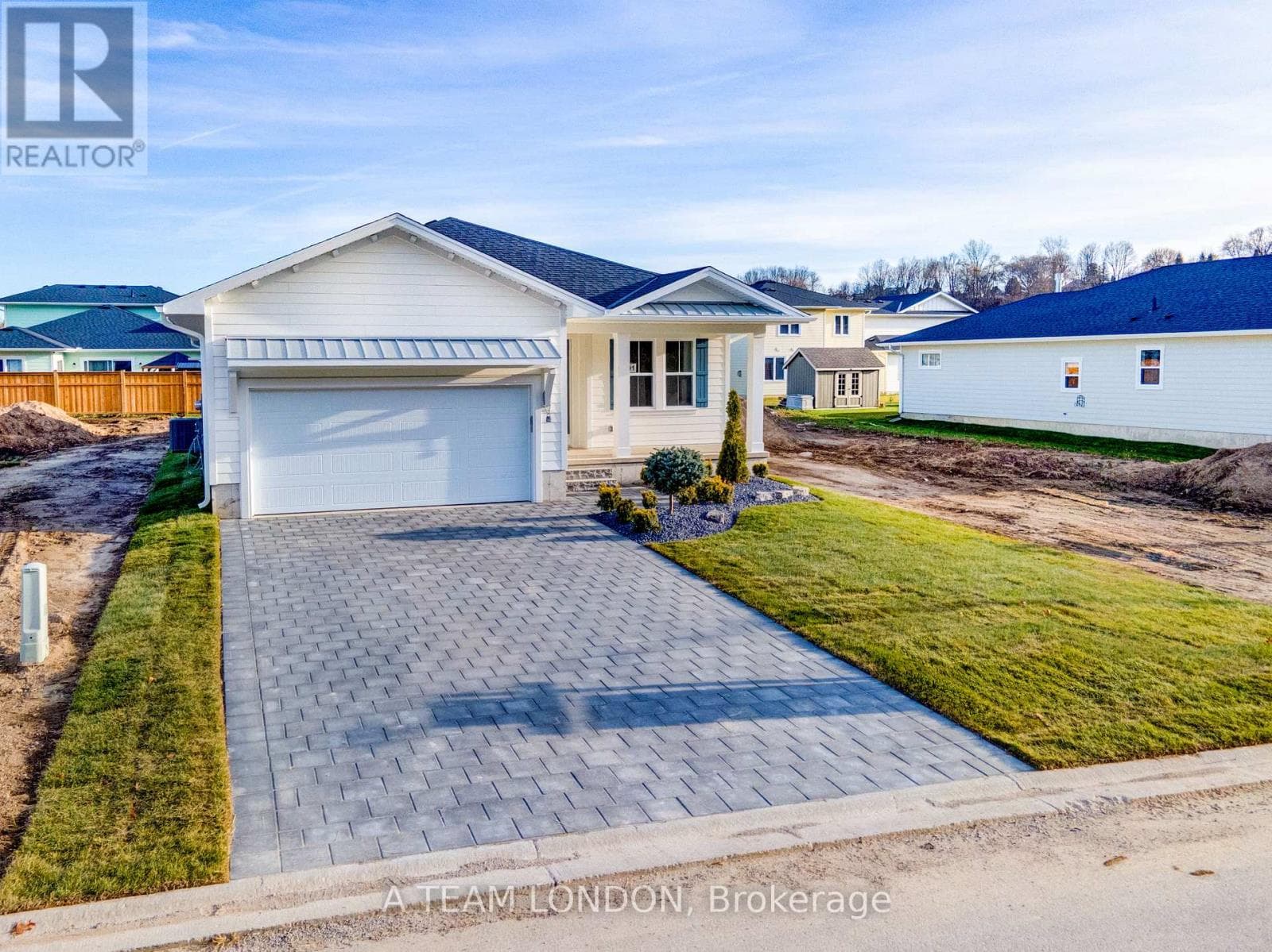 Single Family at 91 The Promenade, Central Elgin (Port Stanley), Ontario - Photo 3 - RE/MAX Garden City Realty