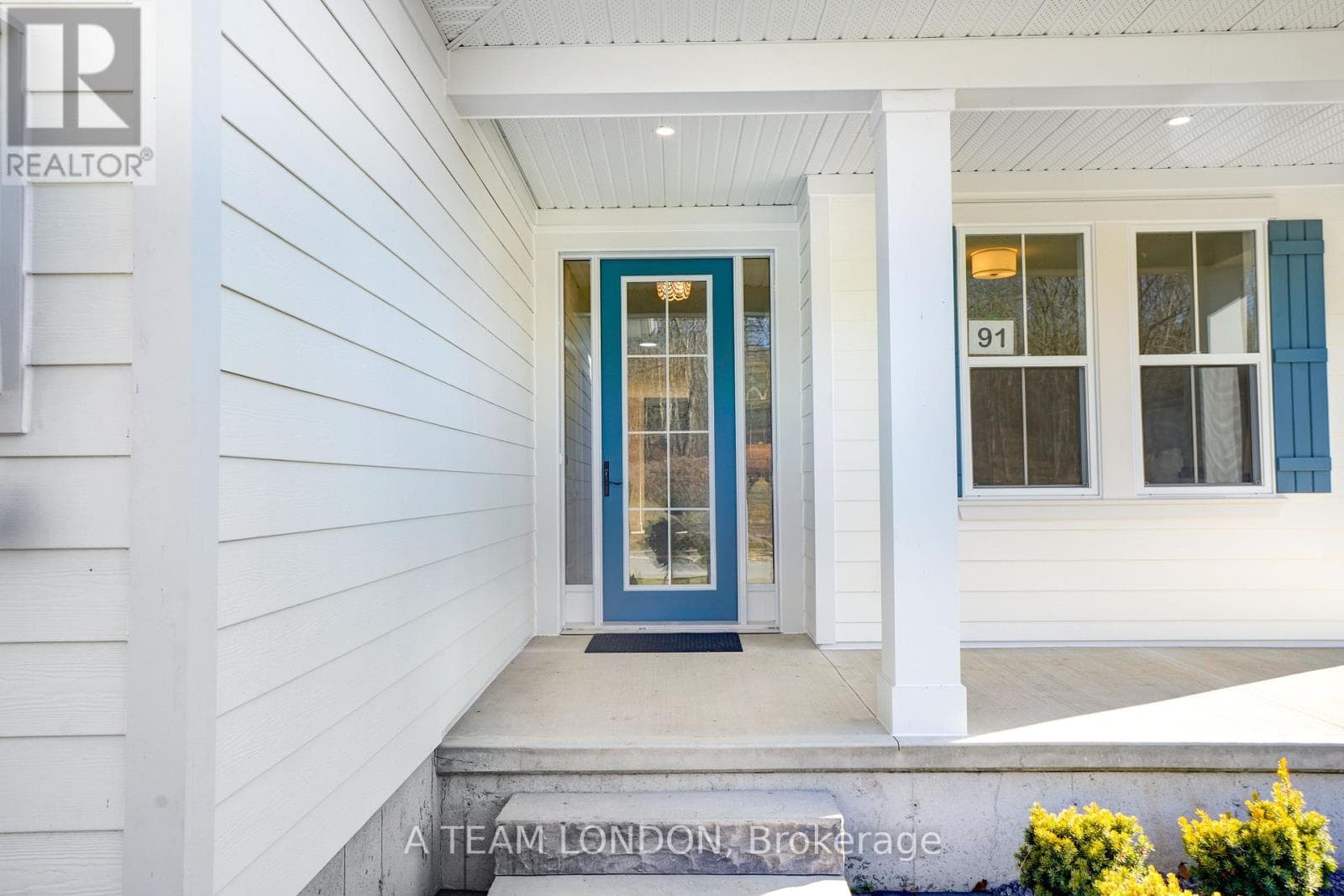 Single Family at 91 The Promenade, Central Elgin (Port Stanley), Ontario - Photo 5 - RE/MAX Garden City Realty