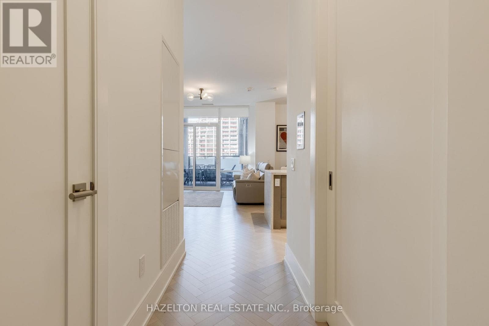 Single Family at 301- 455 Wellington Street, Toronto (Waterfront Communities), Ontario - Photo 3 - RE/MAX Garden City Realty