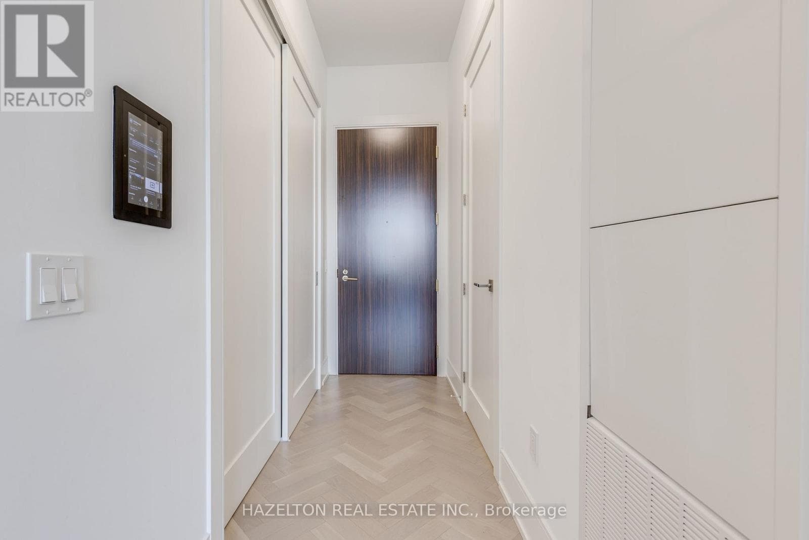 Single Family at 301- 455 Wellington Street, Toronto (Waterfront Communities), Ontario - Photo 4 - RE/MAX Garden City Realty