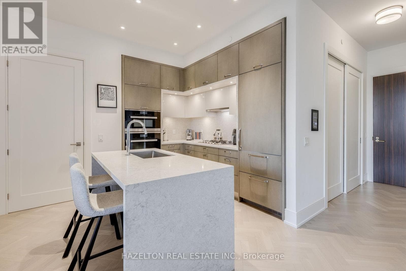 Single Family at 301- 455 Wellington Street, Toronto (Waterfront Communities), Ontario - Photo 5 - RE/MAX Garden City Realty