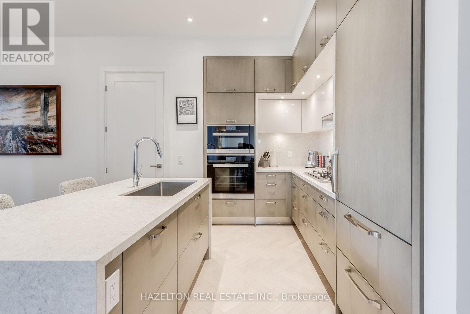 Single Family at 301- 455 Wellington Street, Toronto (Waterfront Communities), Ontario - Photo 6 - RE/MAX Garden City Realty