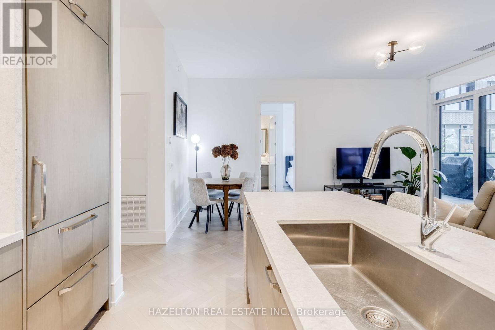 Single Family at 301- 455 Wellington Street, Toronto (Waterfront Communities), Ontario - Photo 9 - RE/MAX Garden City Realty