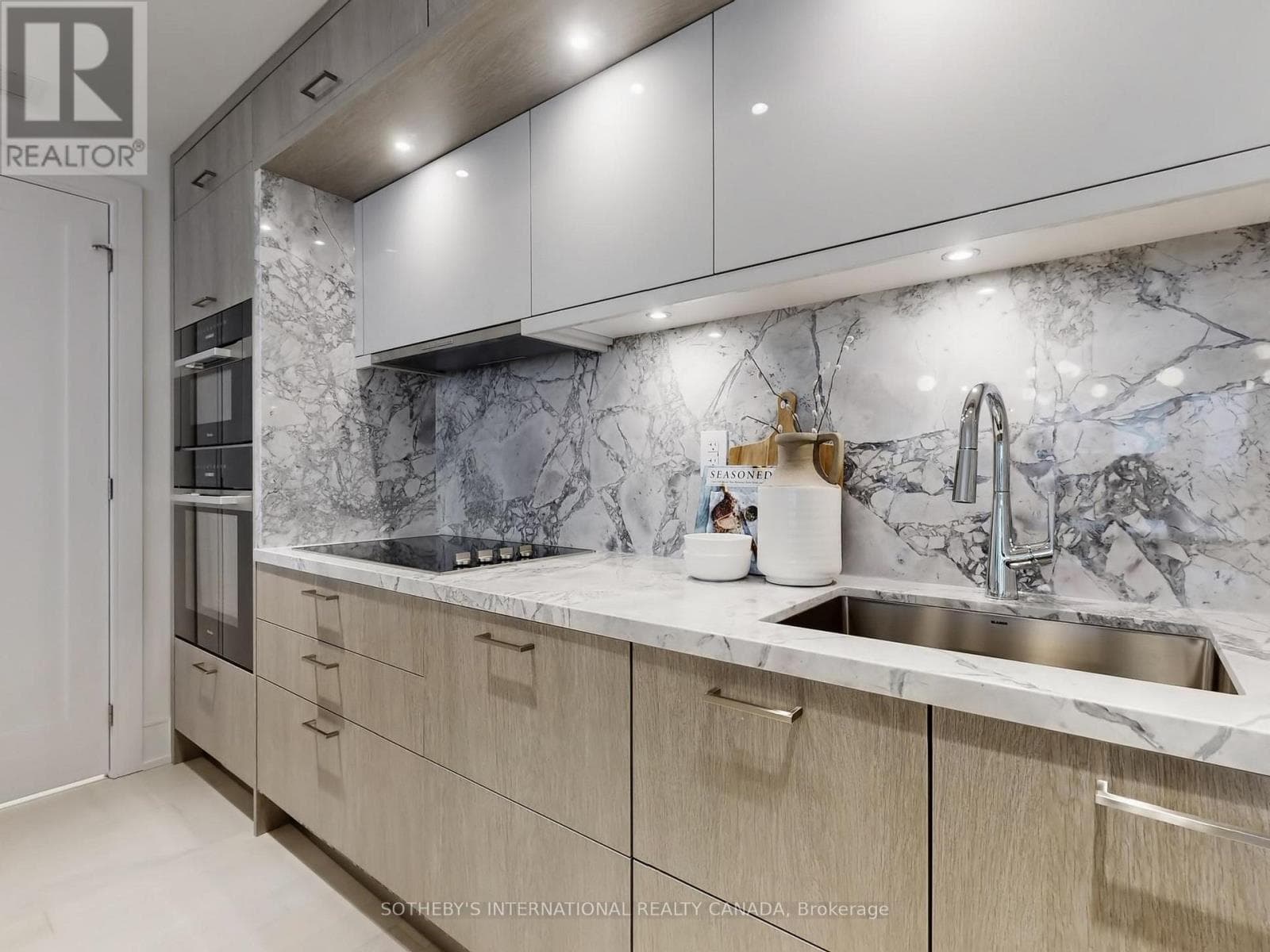 Single Family at 515- 155 Merchants' Wharf, Toronto (Waterfront Communities), Ontario - Photo 6 - RE/MAX Garden City Realty