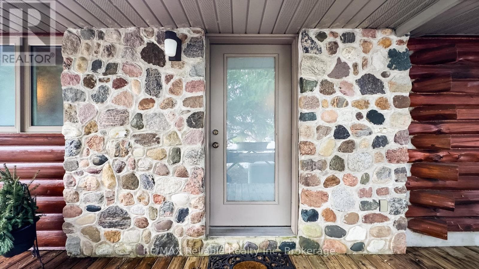 Single Family at , , ON - Photo 4 - RE/MAX Garden City Realty