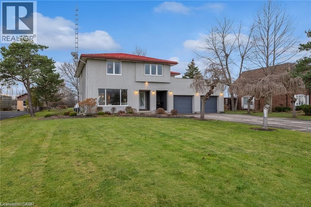 Single Family at 1321 NIAGARA Parkway, Fort Erie, Ontario - Photo 4 - RE/MAX Garden City Realty