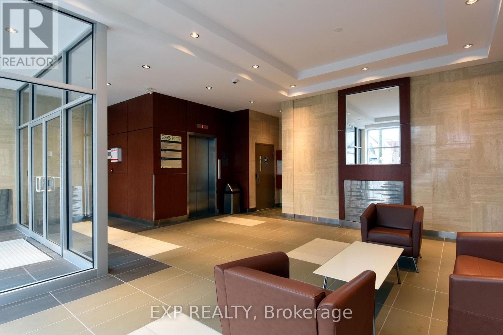 Retail at 396 Cooper Street, Ottawa, Ontario - Photo 6 - RE/MAX Garden City Realty