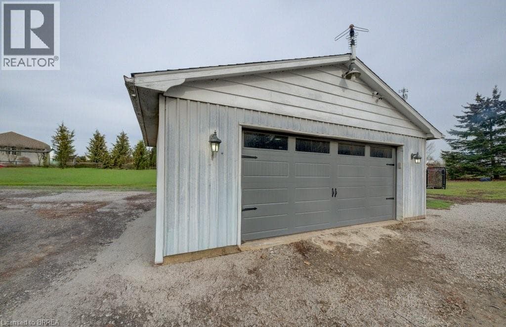 Single Family at 6757 REGIONAL 20 Road, West Lincoln, Ontario - Photo 3 - RE/MAX Garden City Realty
