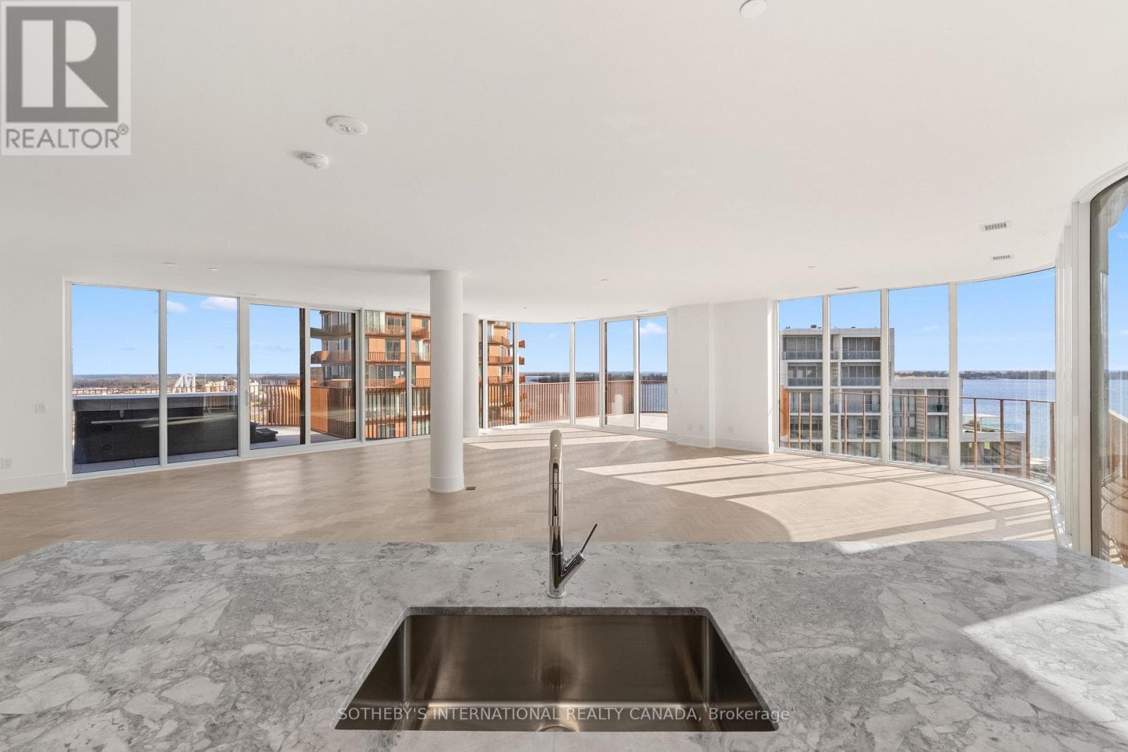 Single Family at 1322- 155 Merchants' Wharf, Toronto (Waterfront Communities), Ontario - Photo 3 - RE/MAX Garden City Realty