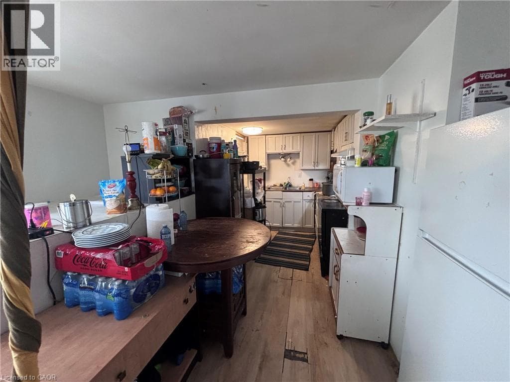 Single Family at 6413 MONROE Street, Niagara Falls, Ontario - Photo 3 - RE/MAX Garden City Realty