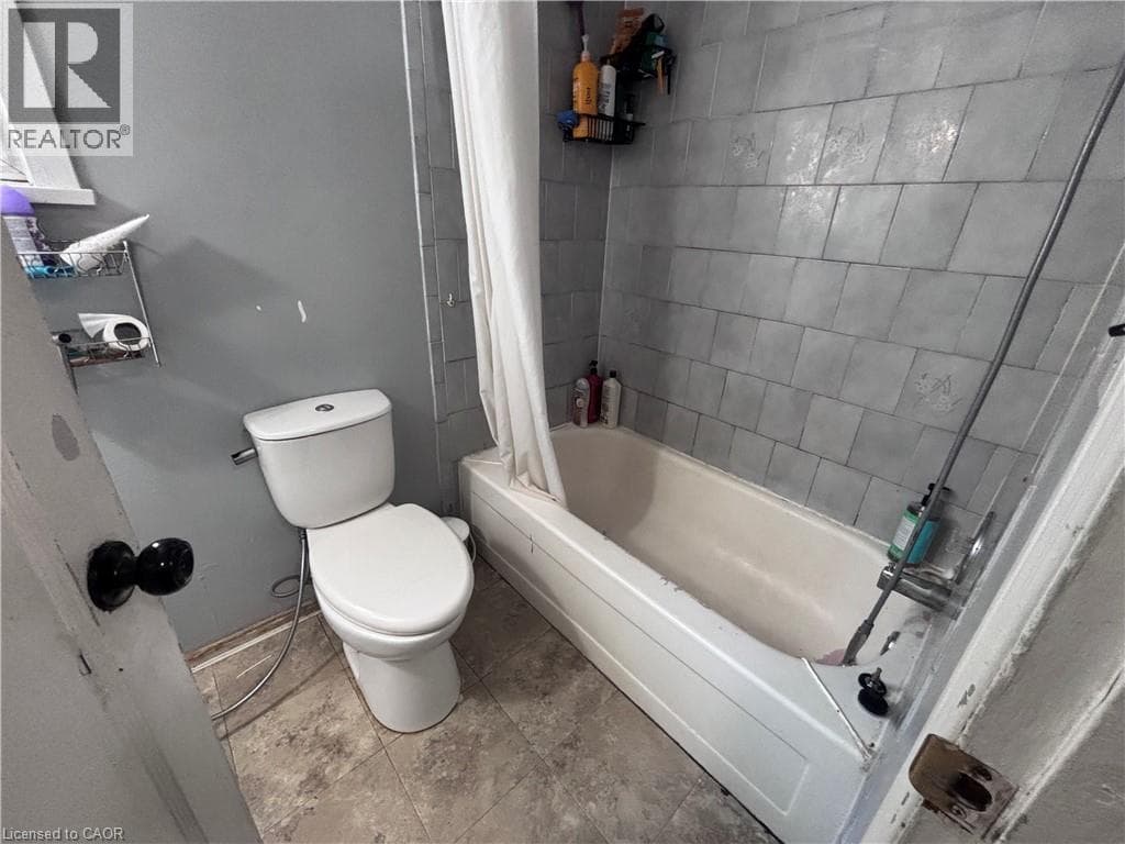 Single Family at 6413 MONROE Street, Niagara Falls, Ontario - Photo 8 - RE/MAX Garden City Realty