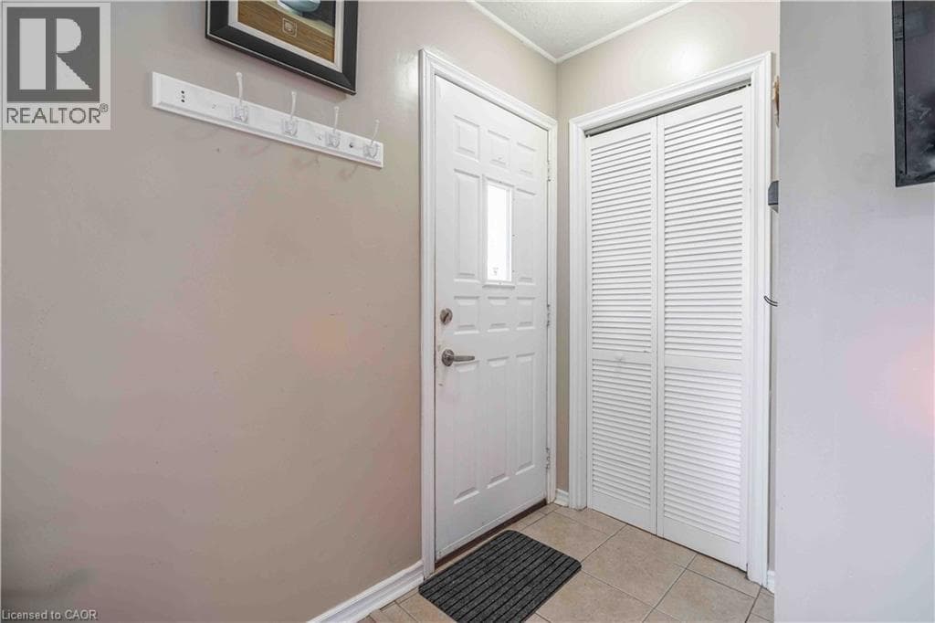 Single Family at 316 DUFFERIN Street, Fort Erie, Ontario - Photo 6 - RE/MAX Garden City Realty