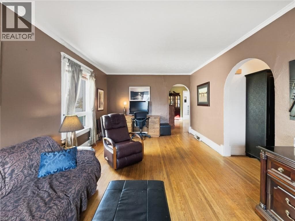 Single Family at 268 EMERICK Avenue, Fort Erie, Ontario - Photo 8 - RE/MAX Garden City Realty