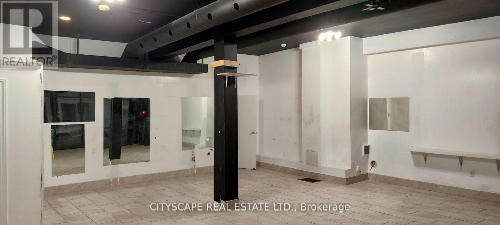 Retail at 101- 398 Concession Street, Hamilton (Inch Park), Ontario - Photo 3 - RE/MAX Garden City Realty
