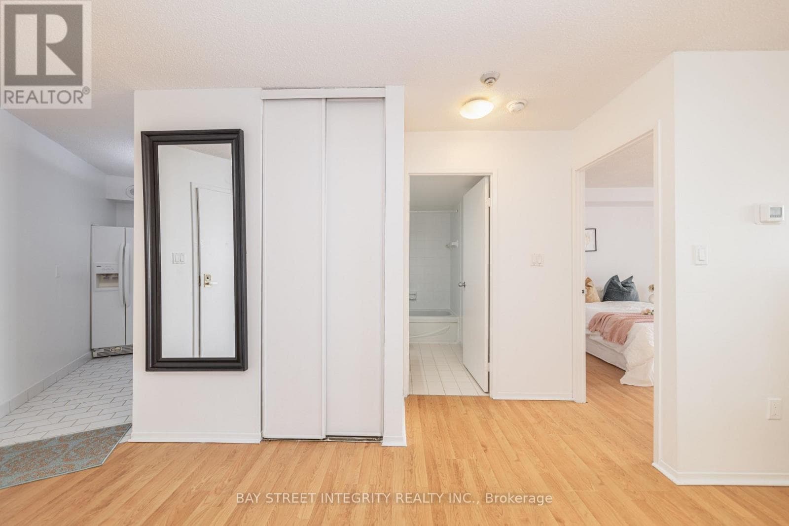 Single Family at 1107- 270 Queens Quay, Toronto (Waterfront Communities), Ontario - Photo 2 - RE/MAX Garden City Realty