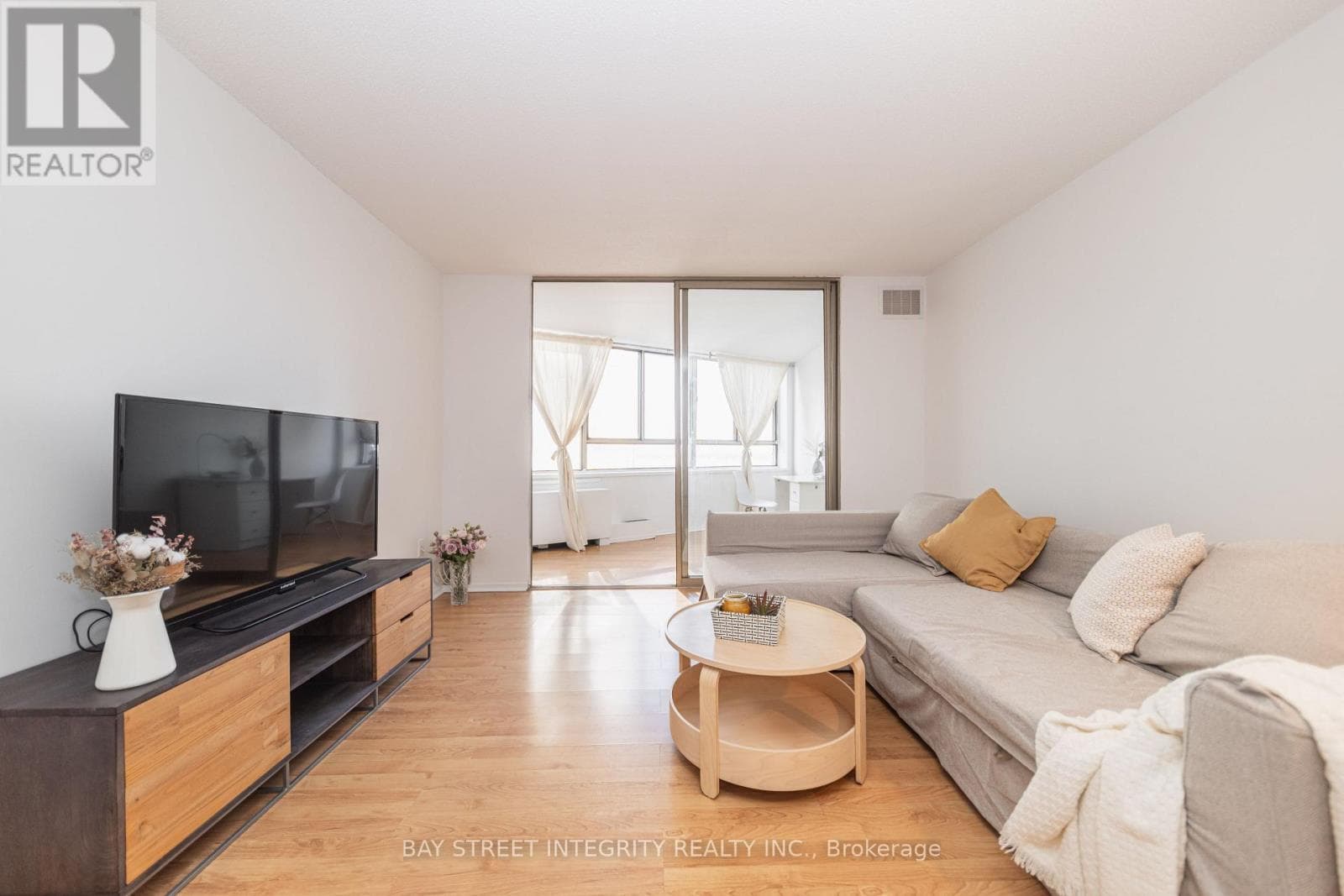 Single Family at 1107- 270 Queens Quay, Toronto (Waterfront Communities), Ontario - Photo 3 - RE/MAX Garden City Realty