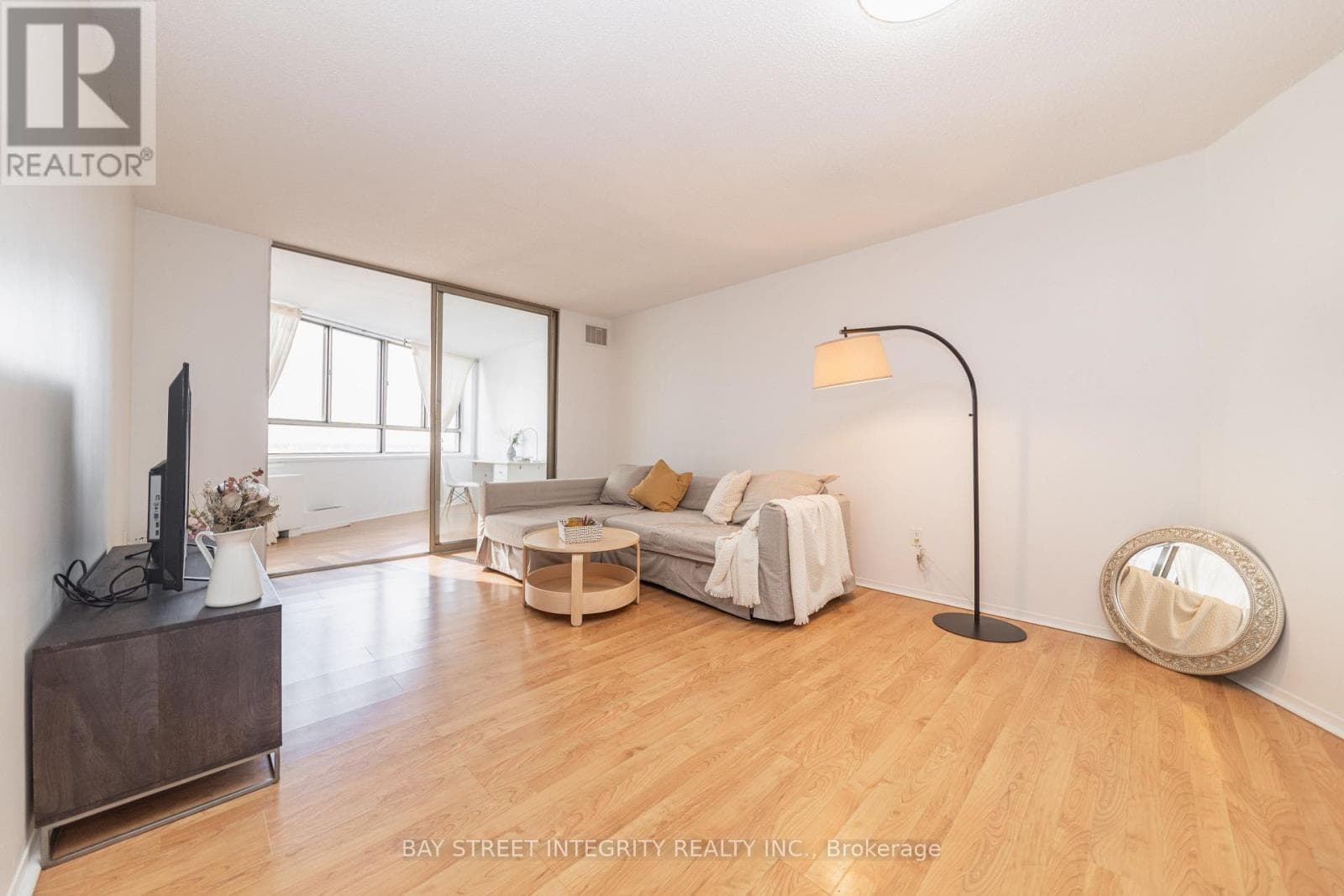 Single Family at 1107- 270 Queens Quay, Toronto (Waterfront Communities), Ontario - Photo 4 - RE/MAX Garden City Realty