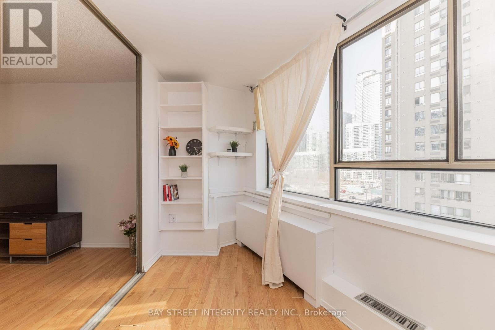Single Family at 1107- 270 Queens Quay, Toronto (Waterfront Communities), Ontario - Photo 7 - RE/MAX Garden City Realty
