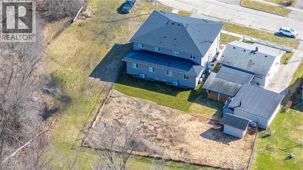 Multi-family at 40 PIETZ Avenue, Welland, Ontario - Photo 10 - RE/MAX Garden City Realty