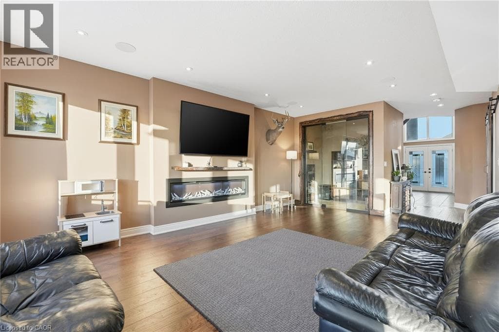 Single Family at 83 HOMESTEAD Way, Thorold, Ontario - Photo 9 - RE/MAX Garden City Realty