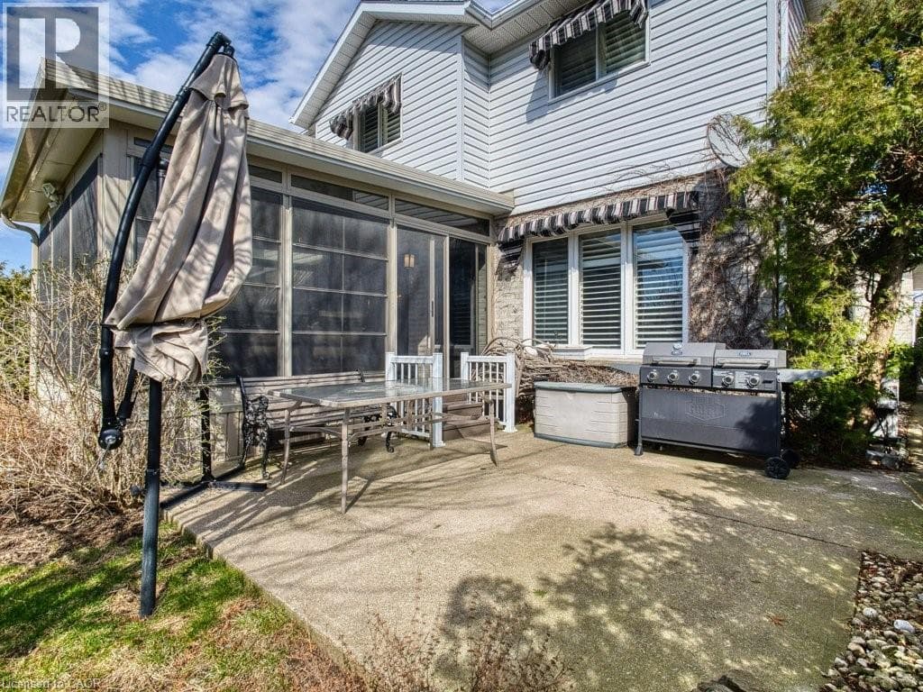 Single Family at 21 BASCARY Crescent, St. Catharines, Ontario - Photo 5 - RE/MAX Garden City Realty