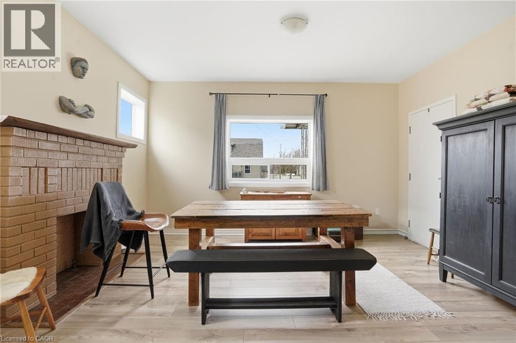 Single Family at 436 MCALPINE Avenue, Welland, Ontario - Photo 3 - RE/MAX Garden City Realty
