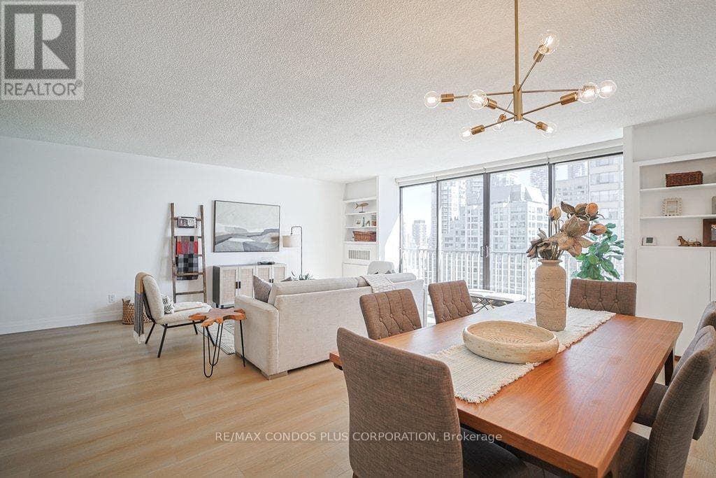 Single Family at 2232- 33 HARBOUR Square, Toronto (Waterfront Communities), Ontario - Photo 9 - RE/MAX Garden City Realty
