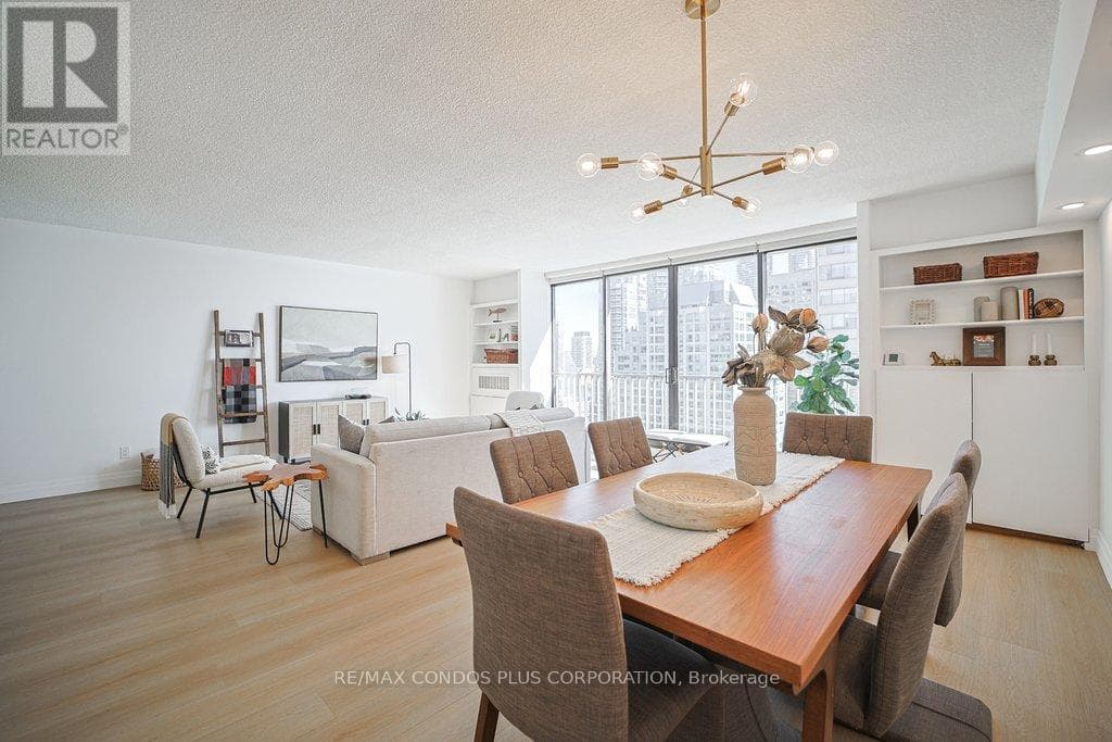 Single Family at 2232- 33 HARBOUR Square, Toronto (Waterfront Communities), Ontario - Photo 7 - RE/MAX Garden City Realty