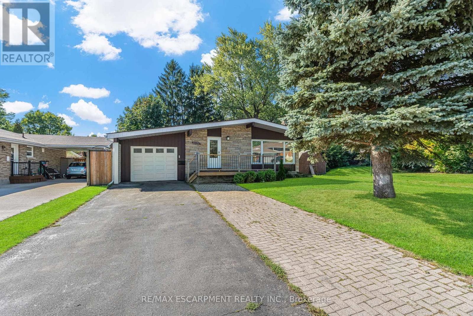 6122 Mayfair Drive