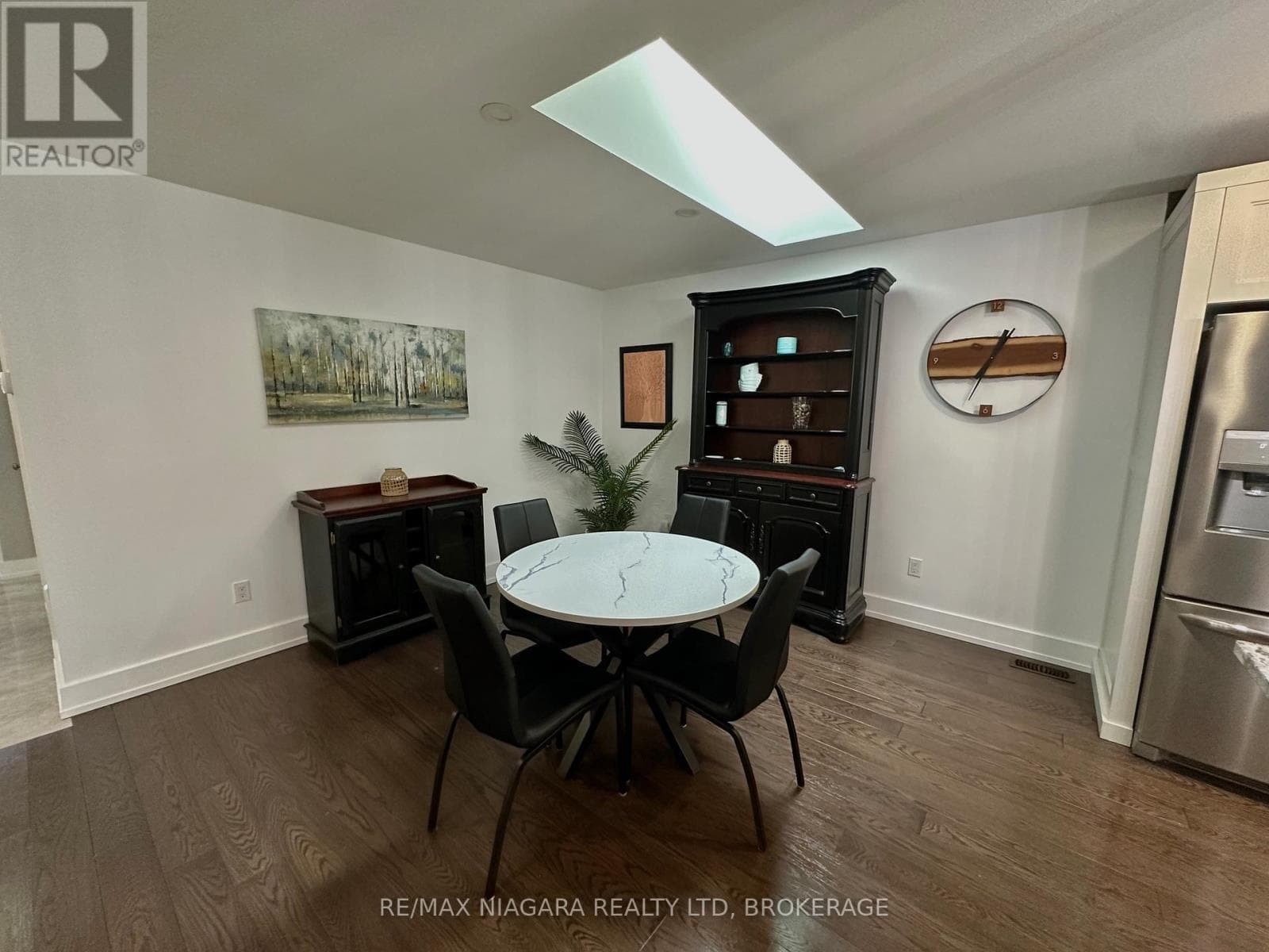 Single Family at 30 Renfield Street, Port Colborne (Sugarloaf), Ontario - Photo 5 - RE/MAX Garden City Realty
