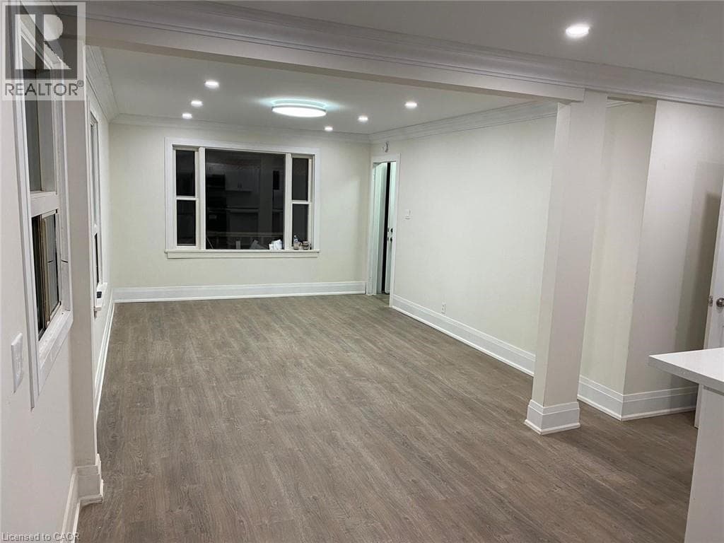 Single Family at 40 BARTLETT Street, St. Catharines, Ontario - Photo 10 - RE/MAX Garden City Realty