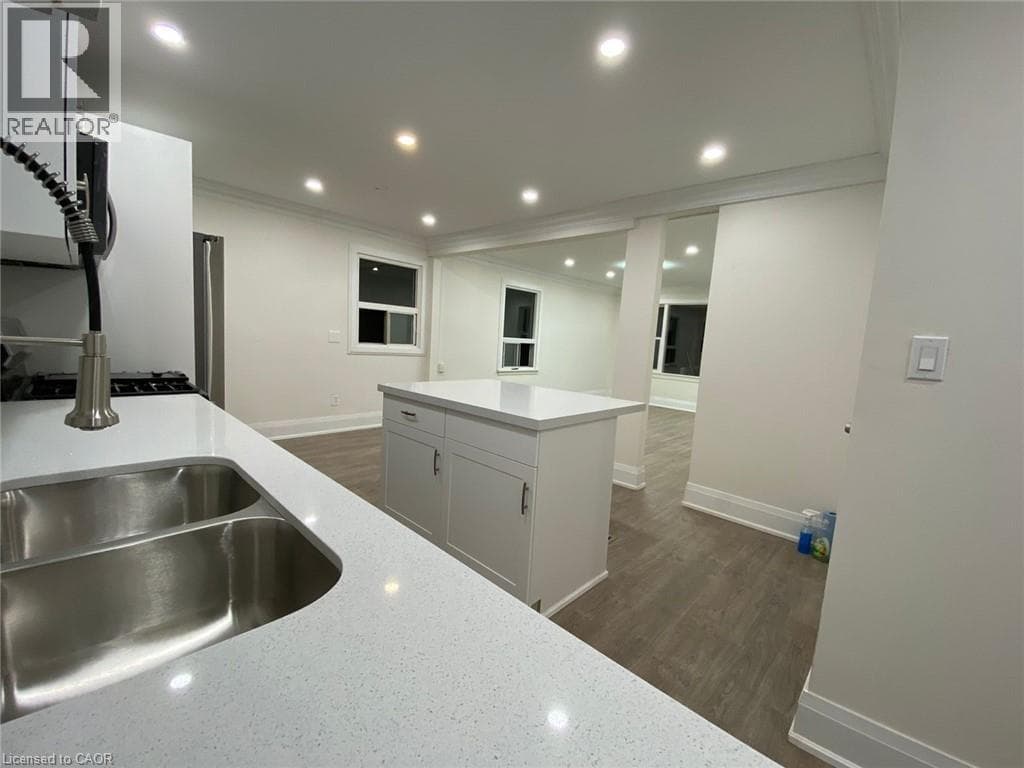 Single Family at 40 BARTLETT Street, St. Catharines, Ontario - Photo 7 - RE/MAX Garden City Realty