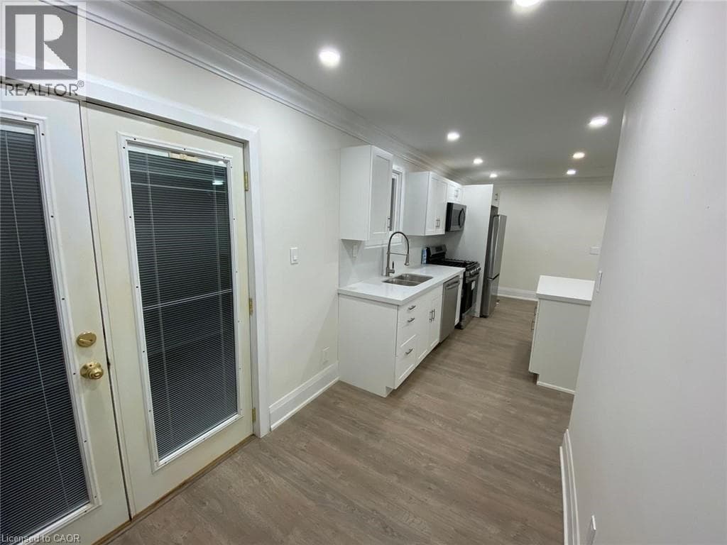 Single Family at 40 BARTLETT Street, St. Catharines, Ontario - Photo 8 - RE/MAX Garden City Realty