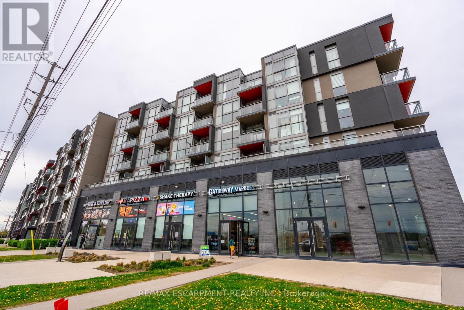 B418- 5240 Dundas Street