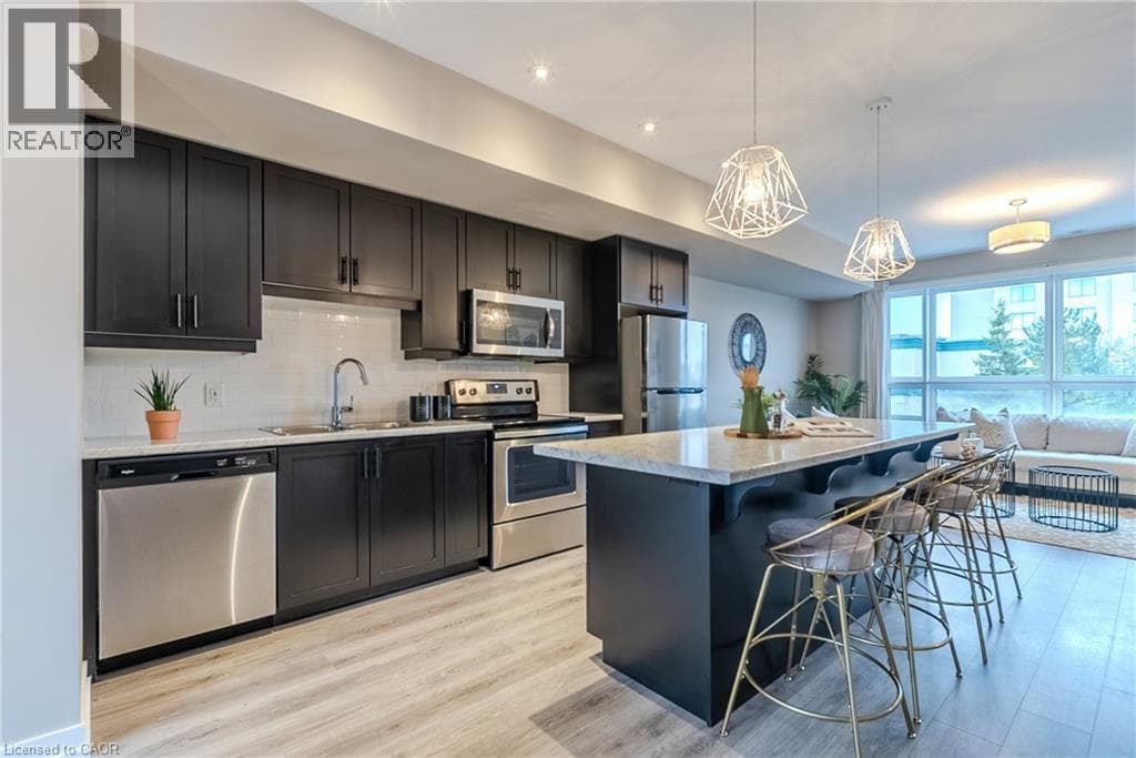 Single Family at 79 ESPLANADE Lane, Grimsby, Ontario - Photo 8 - RE/MAX Garden City Realty