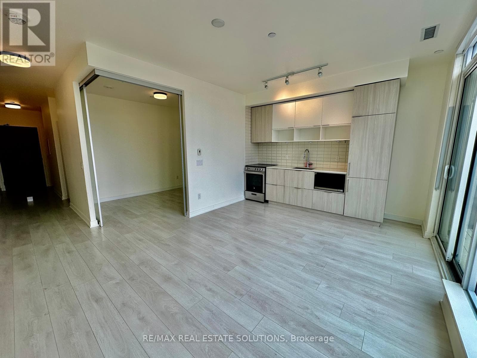 Single Family at 1214- 60 Tannery Road, Toronto (Waterfront Communities), Ontario - Photo 6 - RE/MAX Garden City Realty