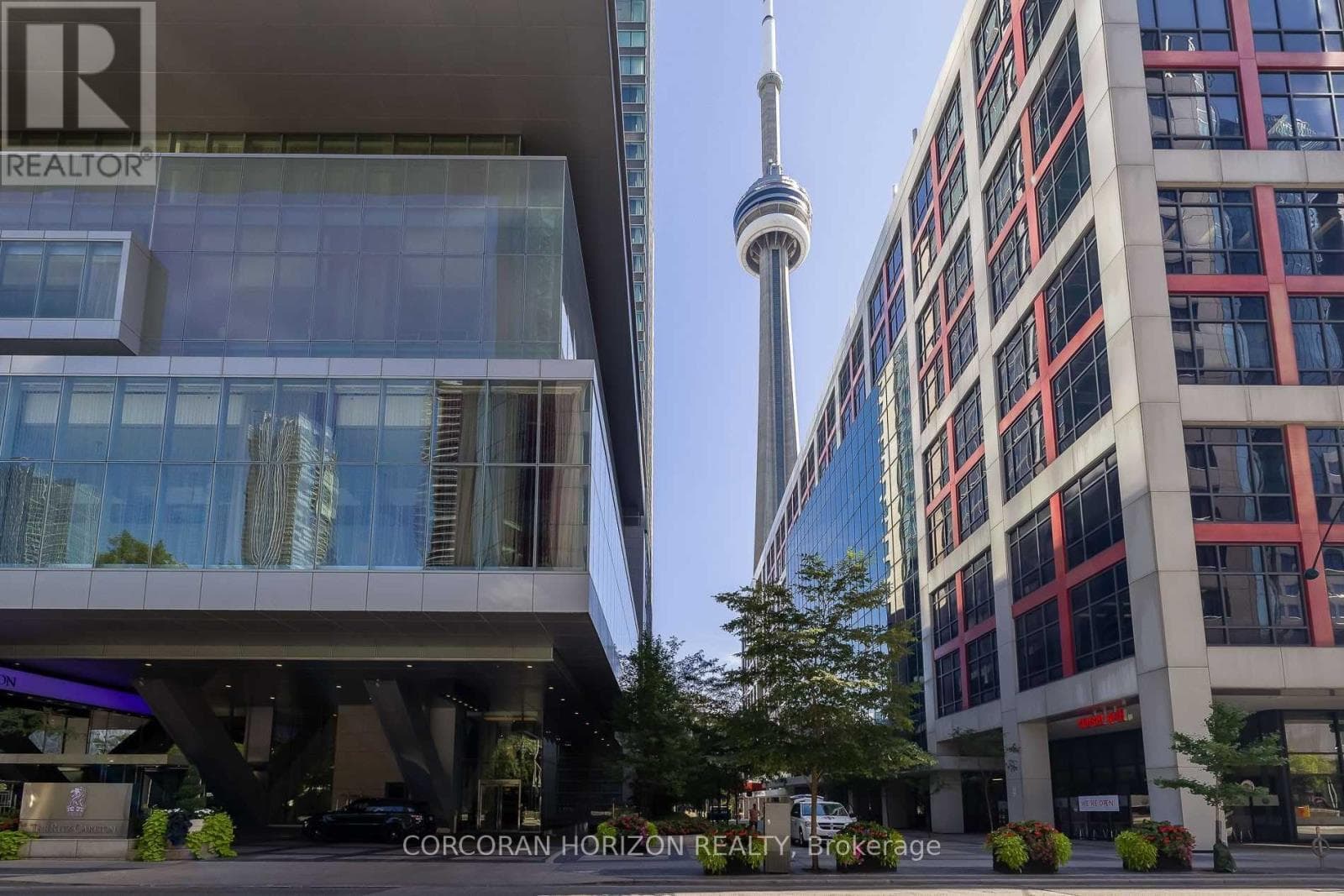 Single Family at 3303- 183 Wellington Street, Toronto (Waterfront Communities), Ontario - Photo 4 - RE/MAX Garden City Realty