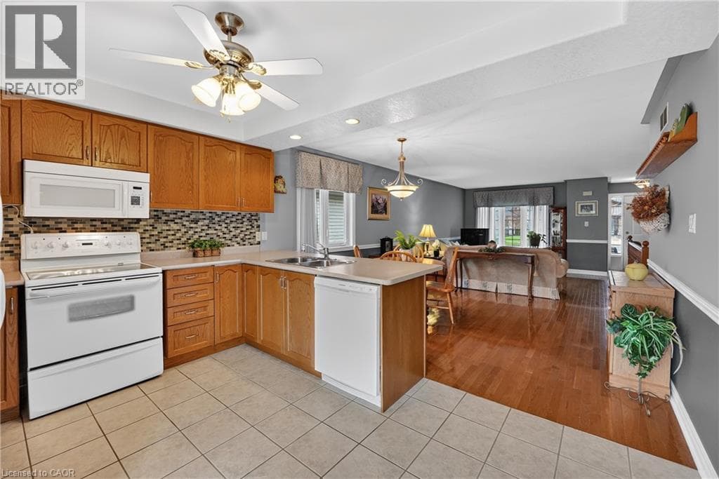 Single Family at 12 COURTNEY Crescent, Welland, Ontario - Photo 9 - RE/MAX Garden City Realty