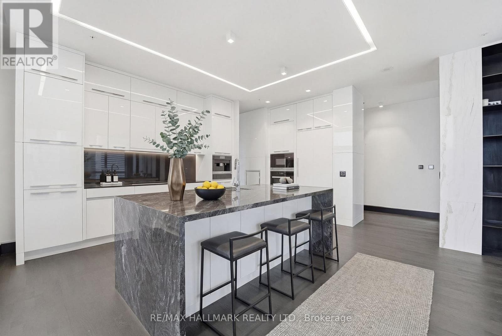 Single Family at PH101- 199 Richmond Street, Toronto (Waterfront Communities), Ontario - Photo 4 - RE/MAX Garden City Realty