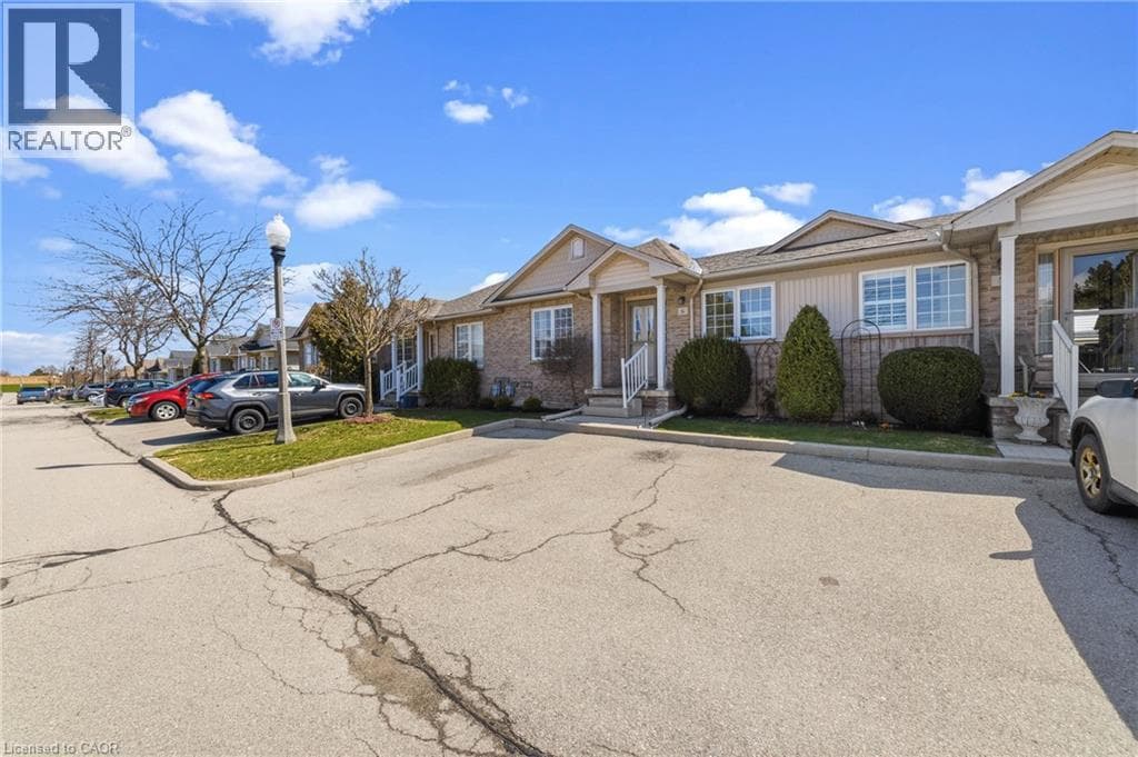 Single Family at 6- 24 KENYON Crescent, Grimsby, Ontario - Photo 3 - RE/MAX Garden City Realty