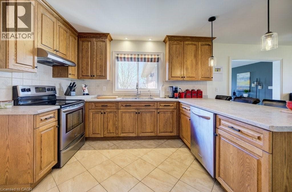 Single Family at 32080 SIDE ROAD 20, Wainfleet, Ontario - Photo 10 - RE/MAX Garden City Realty