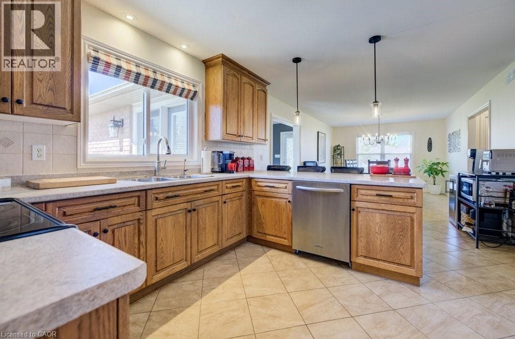 Single Family at 32080 SIDE ROAD 20, Wainfleet, Ontario - Photo 9 - RE/MAX Garden City Realty