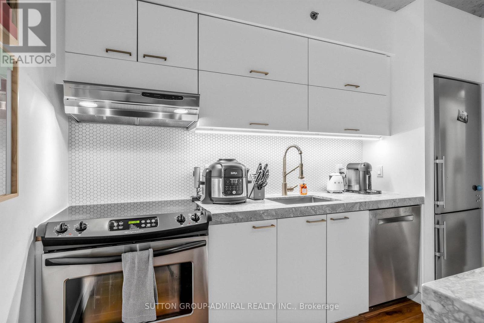Single Family at 907- 55 Stewart Street, Toronto (Waterfront Communities), Ontario - Photo 7 - RE/MAX Garden City Realty