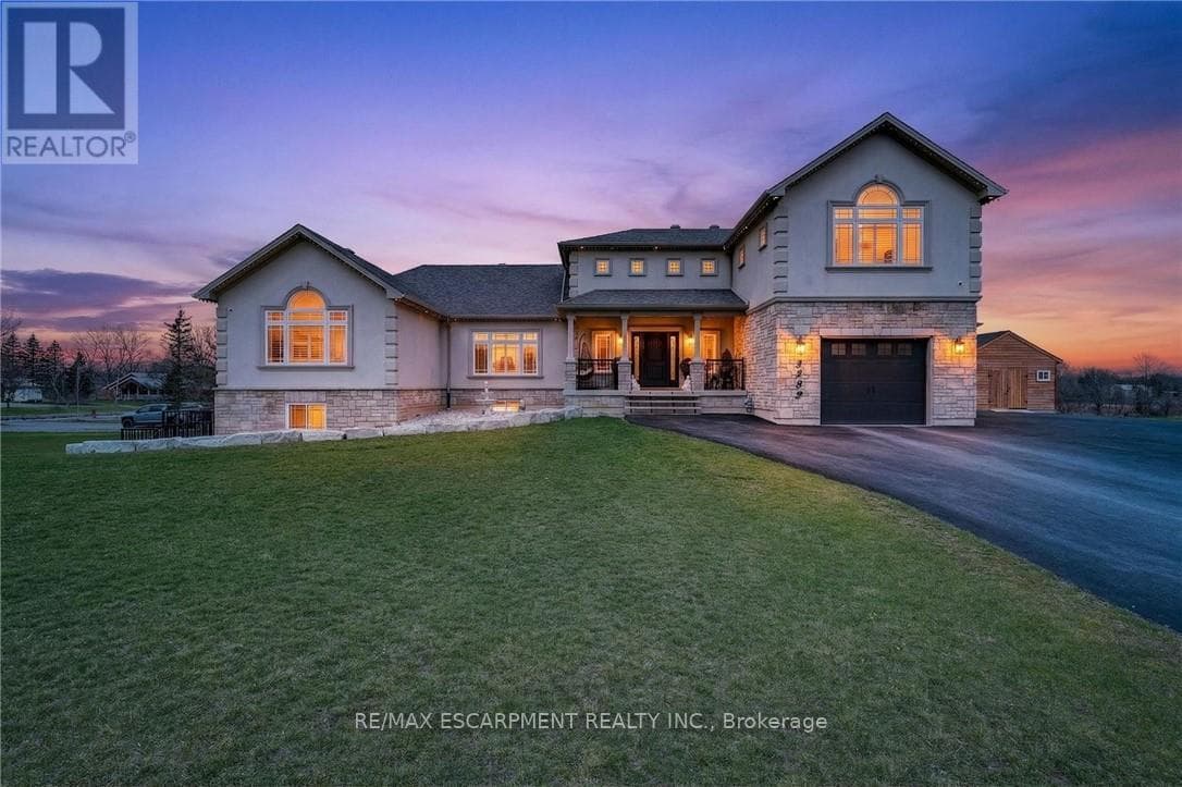 5499 Attema Crescent